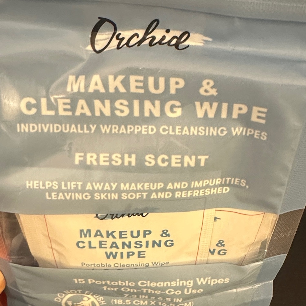 Makeup & Cleansing Wipes - Fresh Scent (Blue)